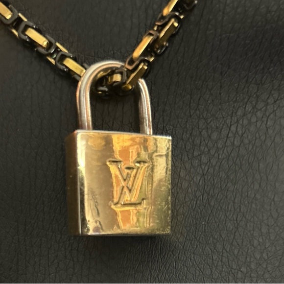 Louis Vuitton rare lock and key set bundle - Picture 8 of 15